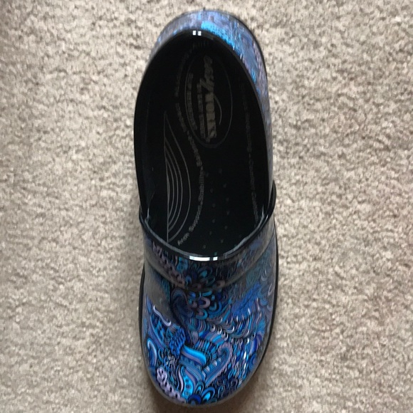 Clogs - Picture 7 of 8